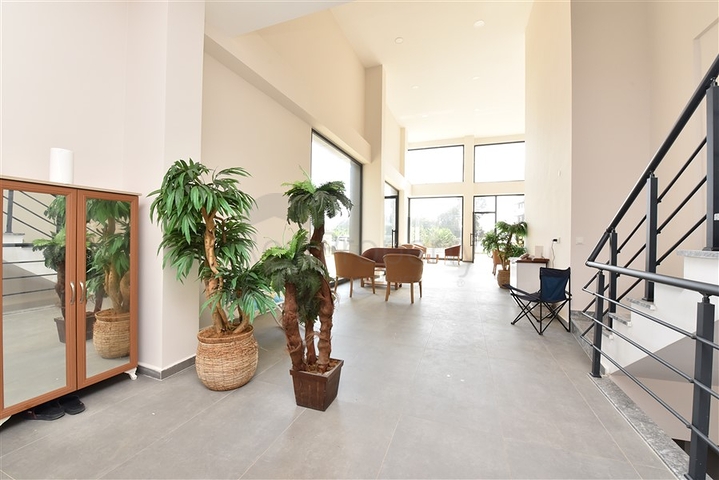 Commercial premises with access to the central street of Kargicak district 