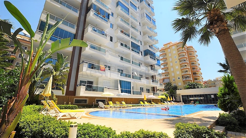 2+1 apartment with separate kitchen 125 m from the sea in Mahmutlar district