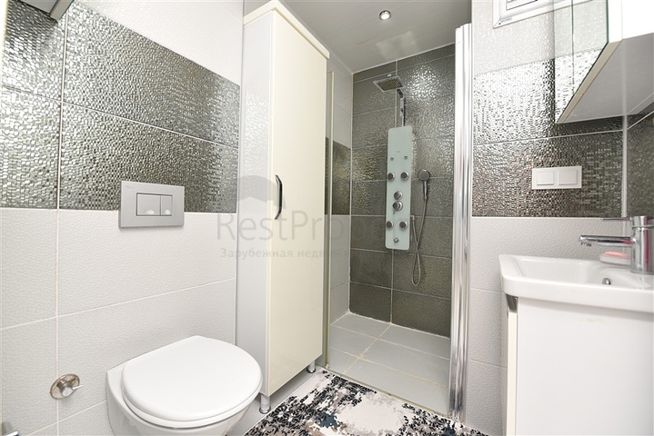 2+1 apartment with separate kitchen 125 m from the sea in Mahmutlar district