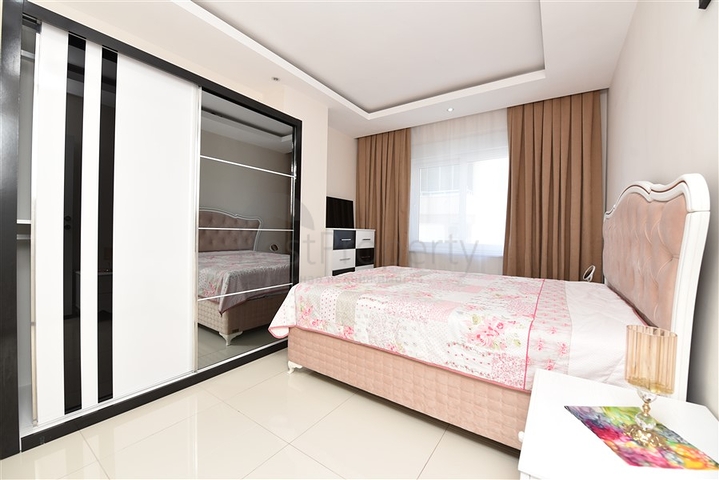 2+1 apartment with separate kitchen 125 m from the sea in Mahmutlar district