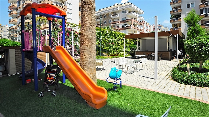 2+1 apartment with separate kitchen 125 m from the sea in Mahmutlar district