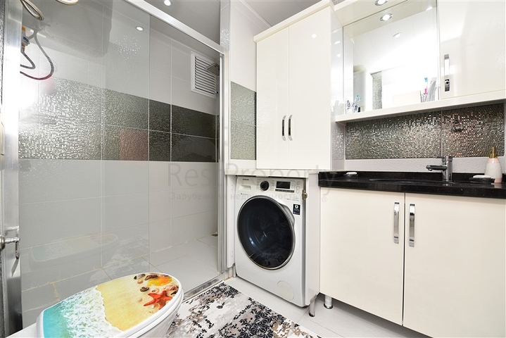 2+1 apartment with separate kitchen 125 m from the sea in Mahmutlar district