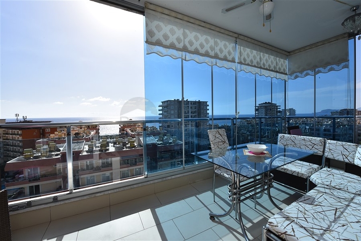 2+1 apartment with separate kitchen 125 m from the sea in Mahmutlar district