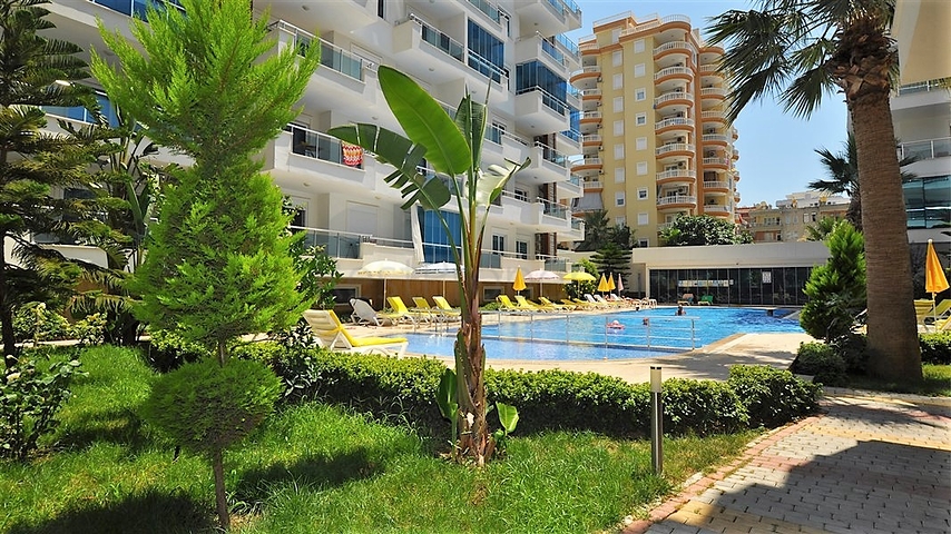 2+1 apartment with separate kitchen 125 m from the sea in Mahmutlar district