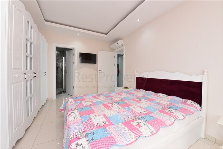 2+1 apartment with separate kitchen 125 m from the sea in Mahmutlar district