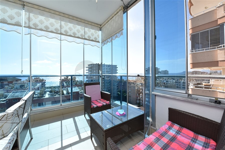 2+1 apartment with separate kitchen 125 m from the sea in Mahmutlar district