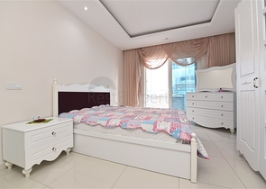 2+1 apartment with separate kitchen 125 m from the sea in Mahmutlar district