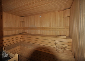 2+1 apartment with separate kitchen 125 m from the sea in Mahmutlar district