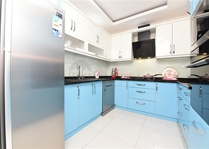 2+1 apartment with separate kitchen 125 m from the sea in Mahmutlar district