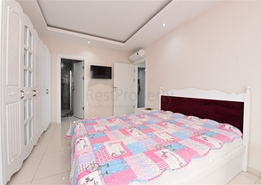 2+1 apartment with separate kitchen 125 m from the sea in Mahmutlar district