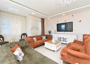 2+1 apartment with separate kitchen 125 m from the sea in Mahmutlar district