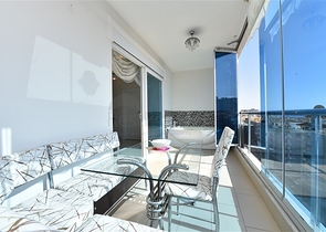 2+1 apartment with separate kitchen 125 m from the sea in Mahmutlar district