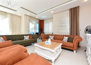 2+1 apartment with separate kitchen 125 m from the sea in Mahmutlar district