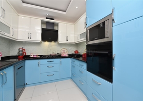 2+1 apartment with separate kitchen 125 m from the sea in Mahmutlar district