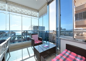 2+1 apartment with separate kitchen 125 m from the sea in Mahmutlar district