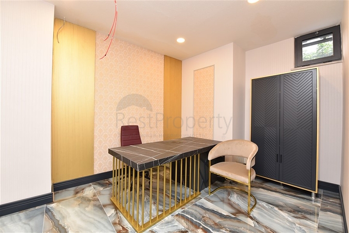 Commercial premises in the center of Mahmutlar