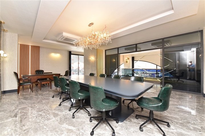 Commercial premises in the center of Mahmutlar