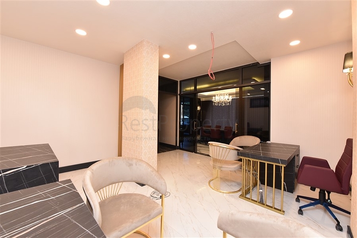 Commercial premises in the center of Mahmutlar