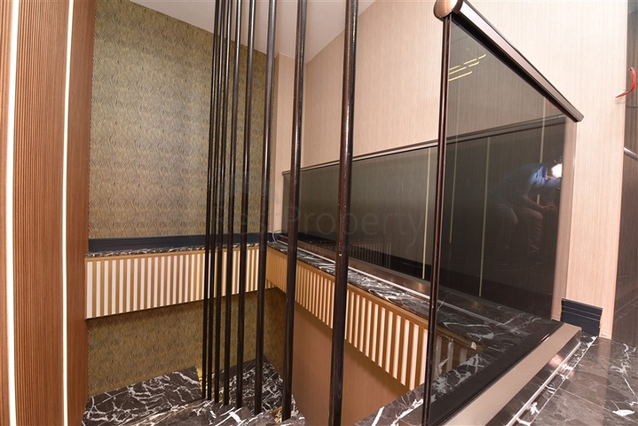 Commercial premises in the center of Mahmutlar