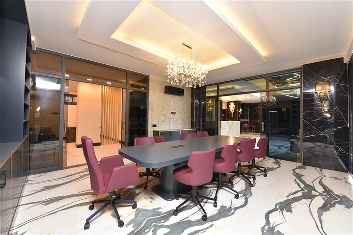 Commercial premises in the center of Mahmutlar