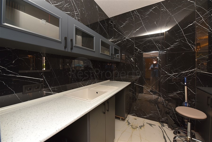 Commercial premises in the center of Mahmutlar