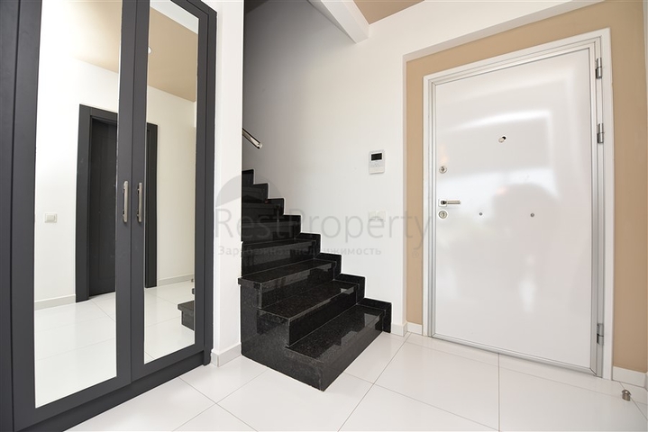 Garden duplex in one of the best complexes in Kargicak district