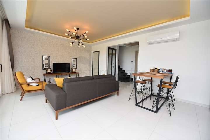 Garden duplex in one of the best complexes in Kargicak district