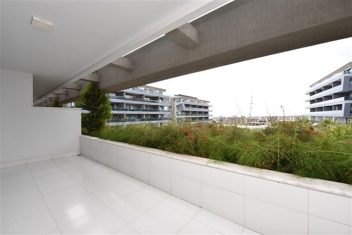 Garden duplex in one of the best complexes in Kargicak district