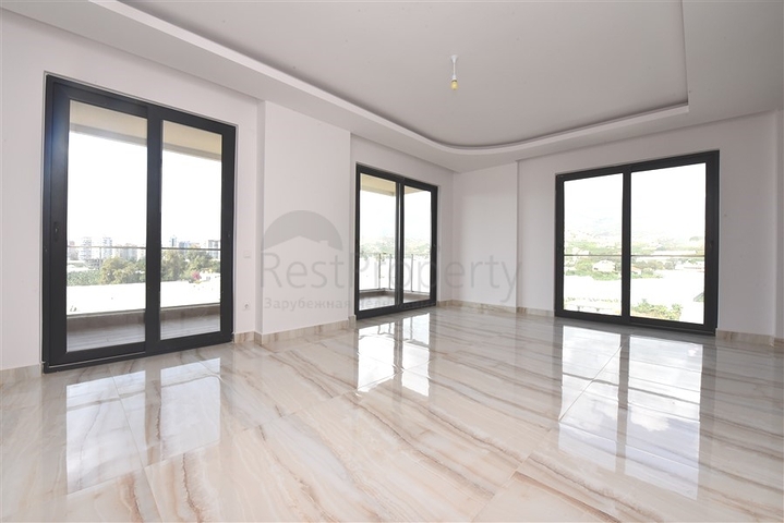 Spacious five-room penthouse