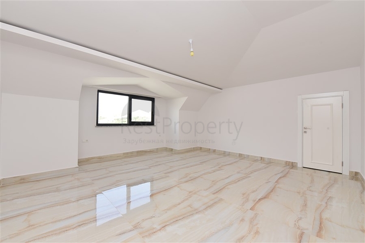 Spacious five-room penthouse