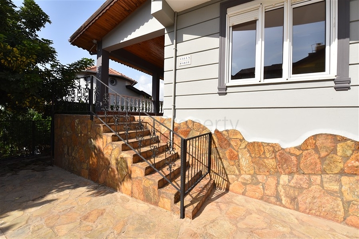 Villa with sea view in Kargicak area