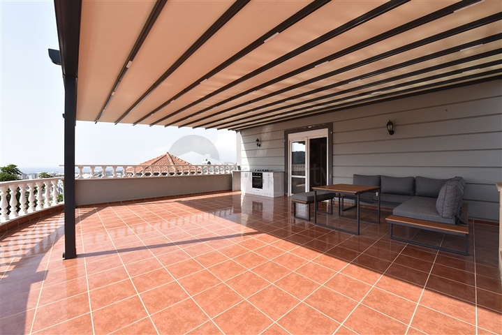 Villa with sea view in Kargicak area