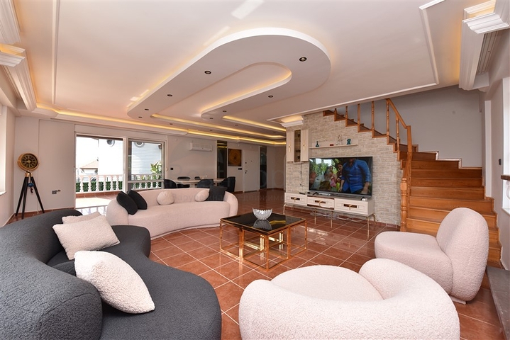 Villa with sea view in Kargicak area