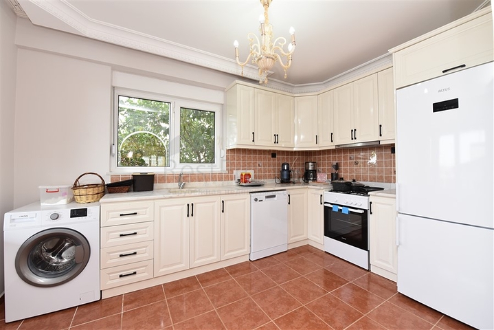 Villa with sea view in Kargicak area