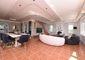 Villa with sea view in Kargicak area