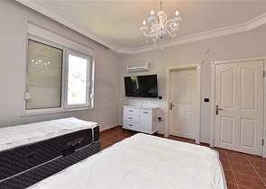 Villa with sea view in Kargicak area