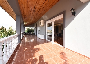 Villa with sea view in Kargicak area