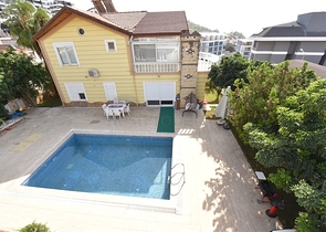 Villa with sea view in Kargicak area