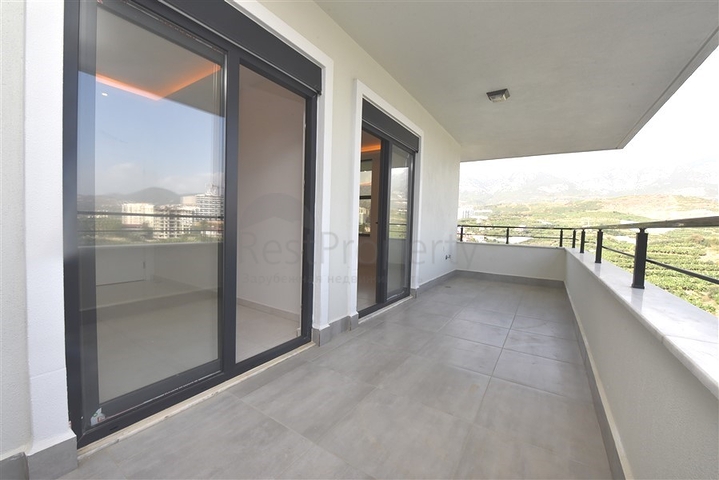 2+1 apartments in an elite residential complex in Mahmutlar