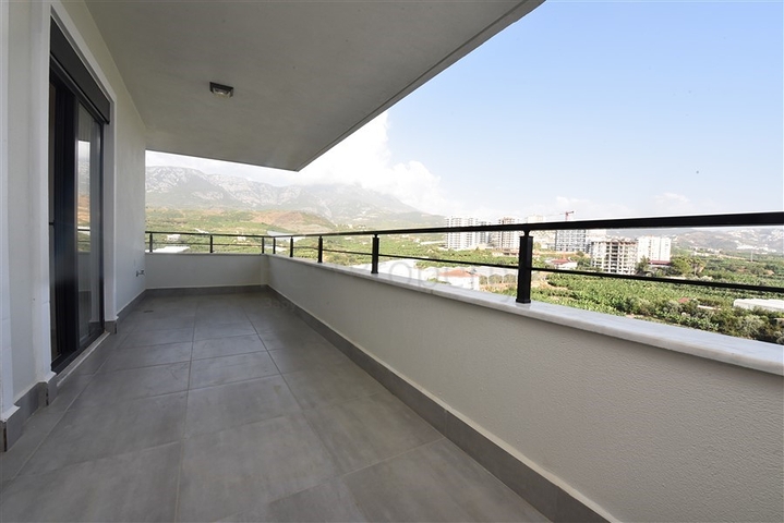 2+1 apartments in an elite residential complex in Mahmutlar