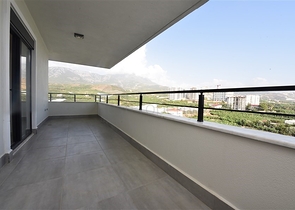 2+1 apartments in an elite residential complex in Mahmutlar