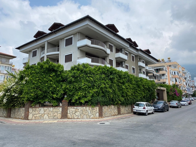 3+1 apartment with separate kitchen in the center of Alanya