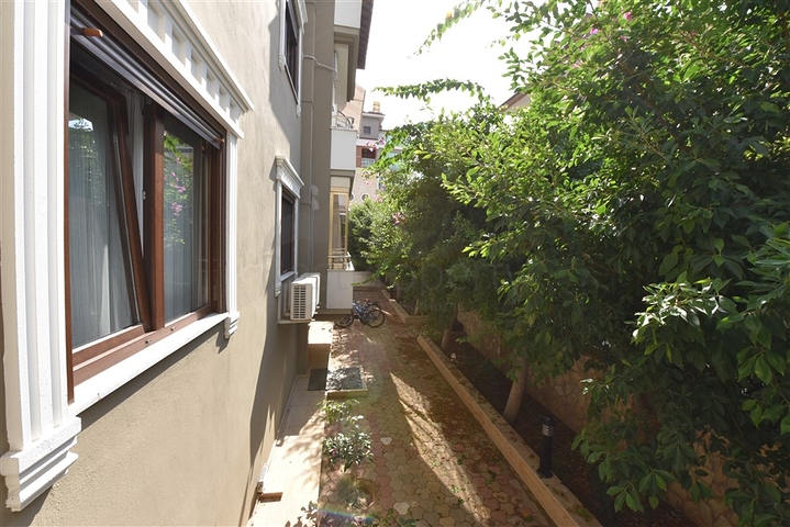 3+1 apartment with separate kitchen in the center of Alanya