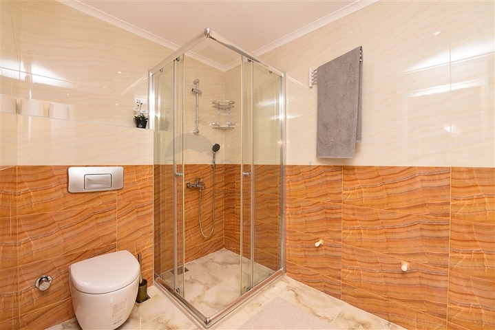 3+1 apartment with separate kitchen in the center of Alanya