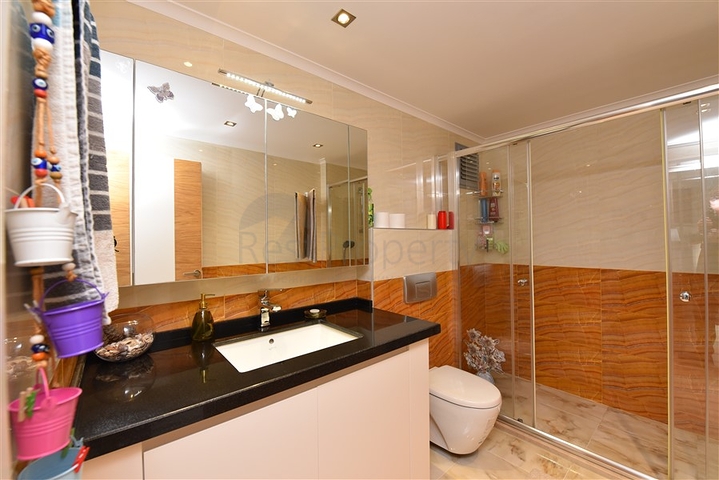 3+1 apartment with separate kitchen in the center of Alanya