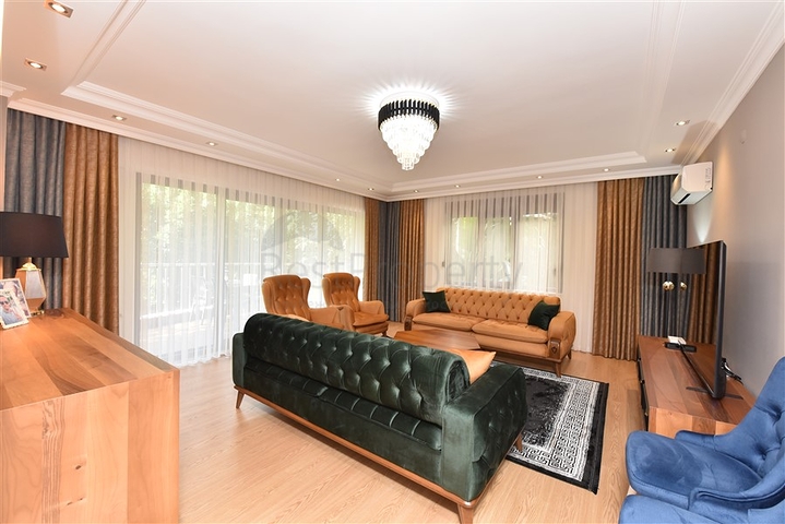 3+1 apartment with separate kitchen in the center of Alanya