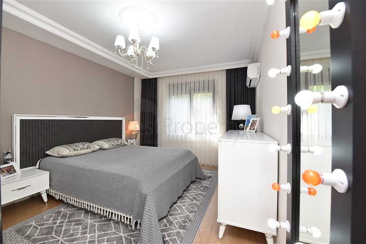 3+1 apartment with separate kitchen in the center of Alanya