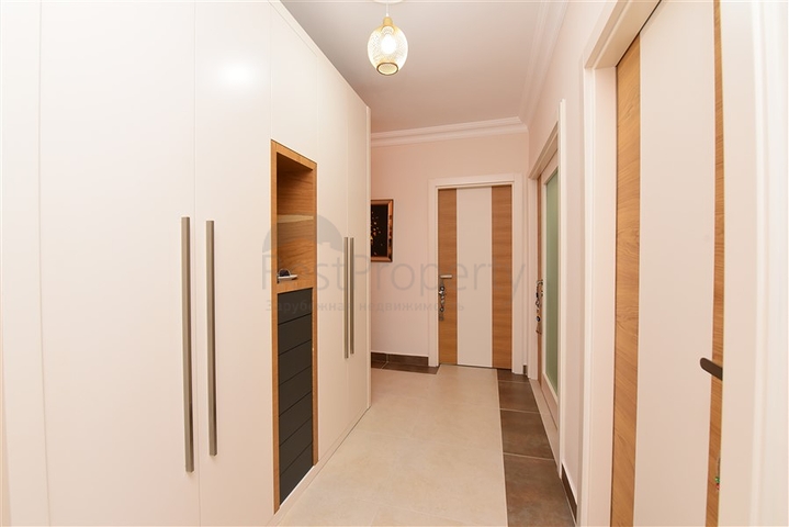 3+1 apartment with separate kitchen in the center of Alanya