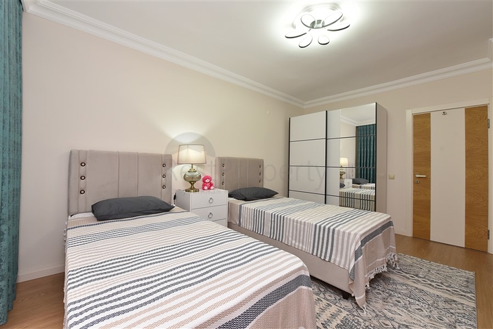 3+1 apartment with separate kitchen in the center of Alanya