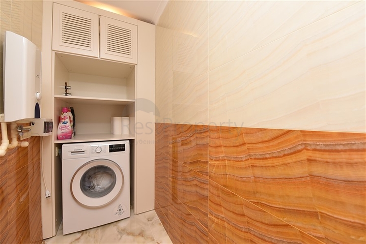 3+1 apartment with separate kitchen in the center of Alanya